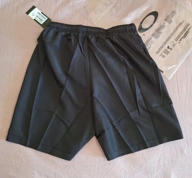 Bermuda Shorts Oakley com Forro Interno Tamanho P Original - Foto 2