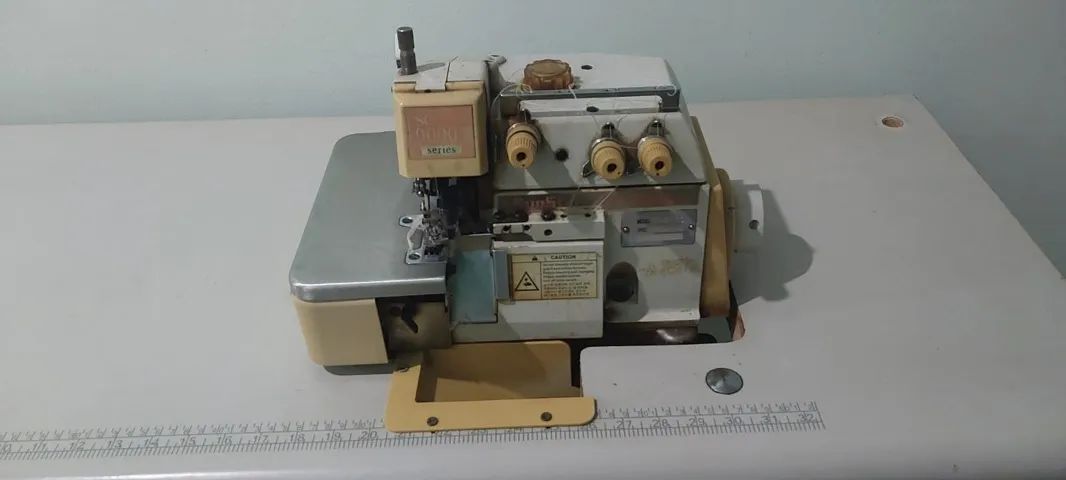 Maquina de costura overloque