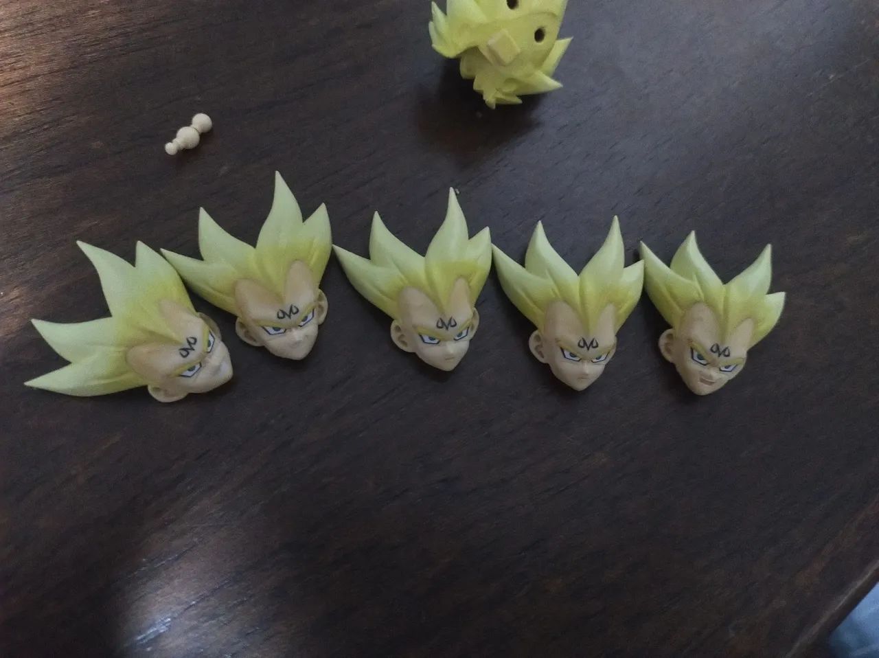 S.H Figuarts Majin Vegeta - Cabelo repintado  por JP Customs - Foto 4