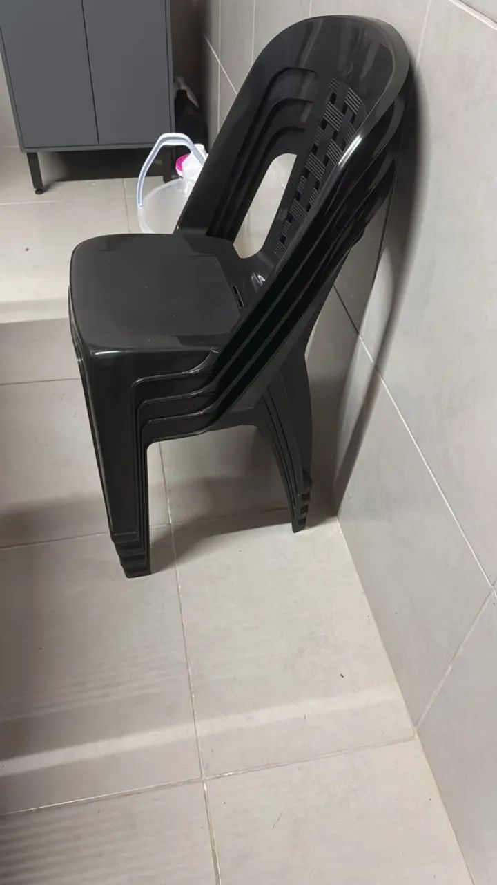 Mesa de plastico com cadeiras  - Foto 3