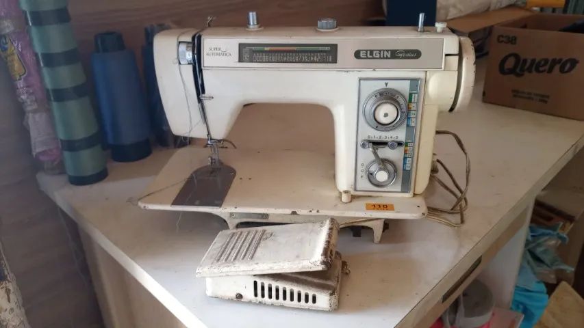 Maquina de costura antiga
