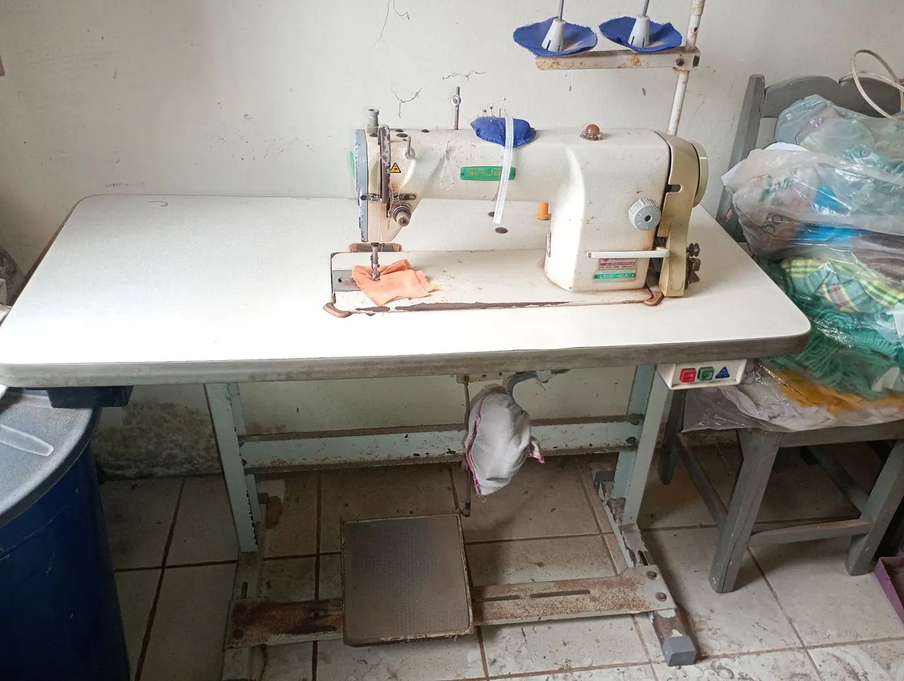 Máquina de costura  - Foto 5