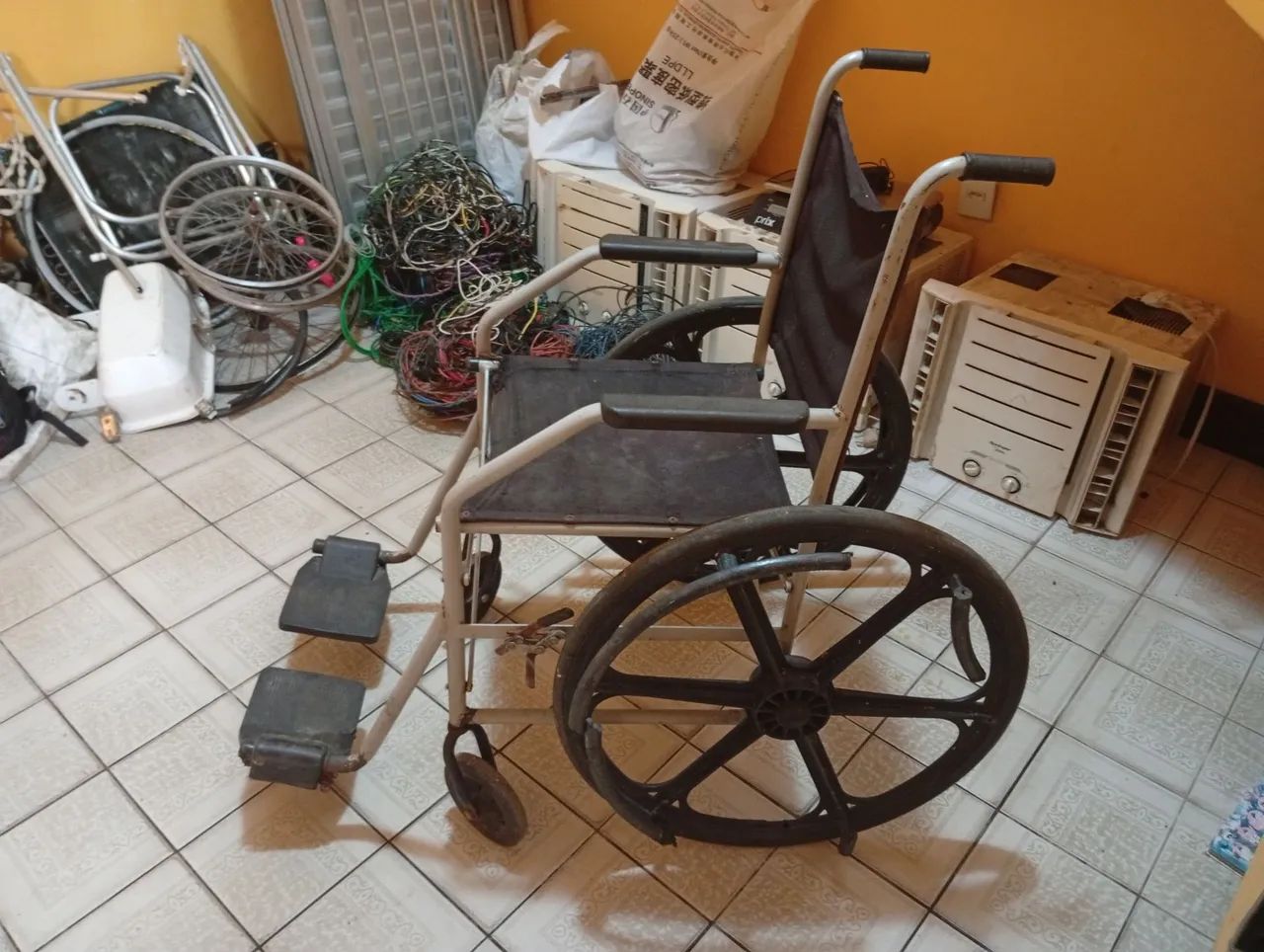 Cadeira de Rodas Para Doação - Foto 3