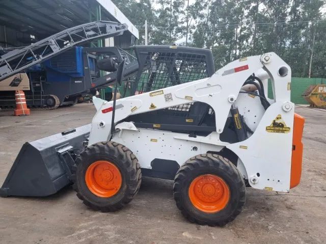 Mini Carregadeira Bobcat S300 - 2010 - Foto 2