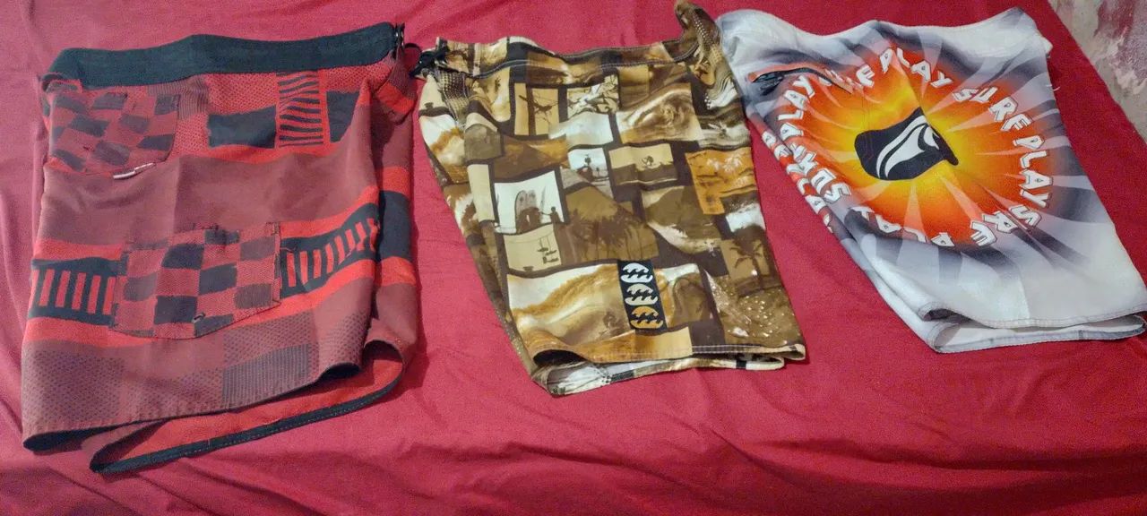 Bermudas tactel bem conservada 20 reias cada n:44