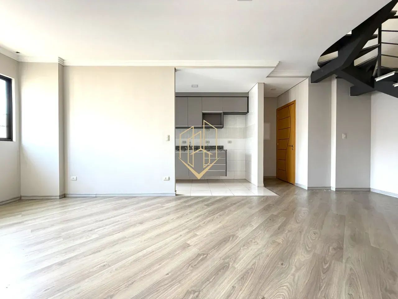 Cobertura duplex com 3 quartos e 2 vagas no Cristo Rei - Foto 3
