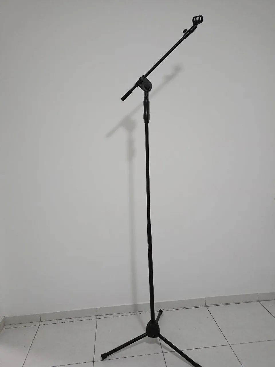 Tripé de Microfone Regulável  - Foto 4