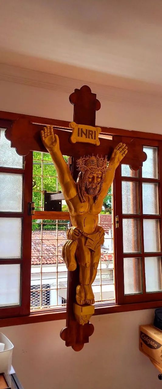 CRUCIFIXO EM MADEIRA - Foto 3