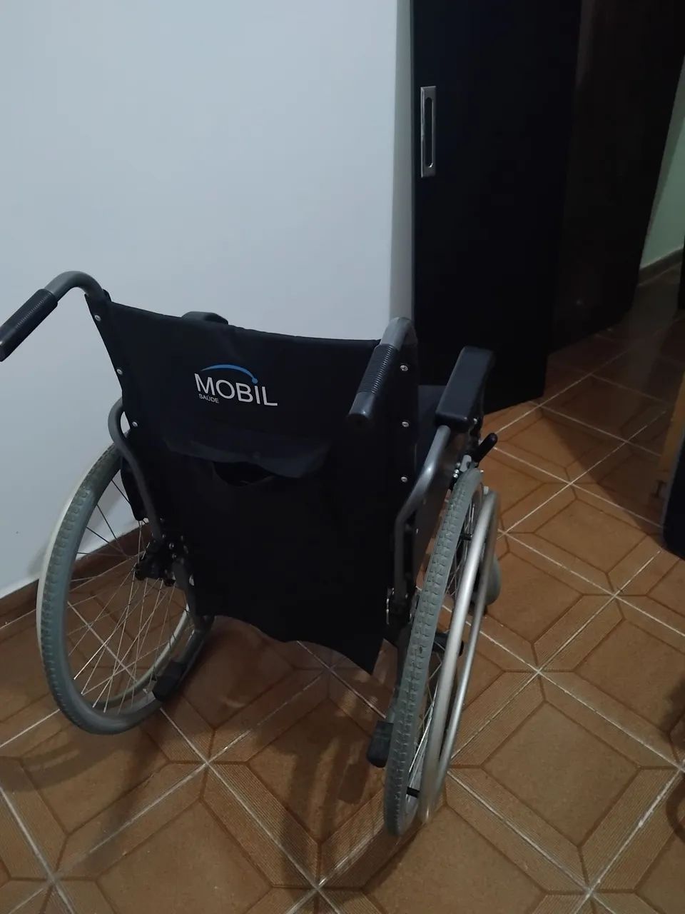Cadeira de Roda Nova pouco uso (Mobil Saúde) - Foto 3