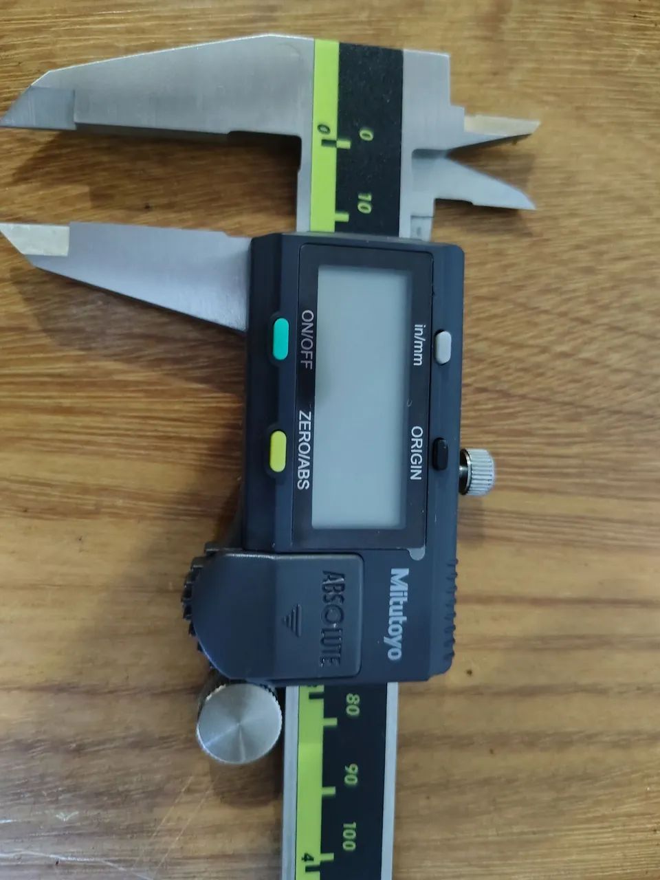 Este é um paquímetro digital Mitutoyo, modelo Absolute AOS. - Foto 2
