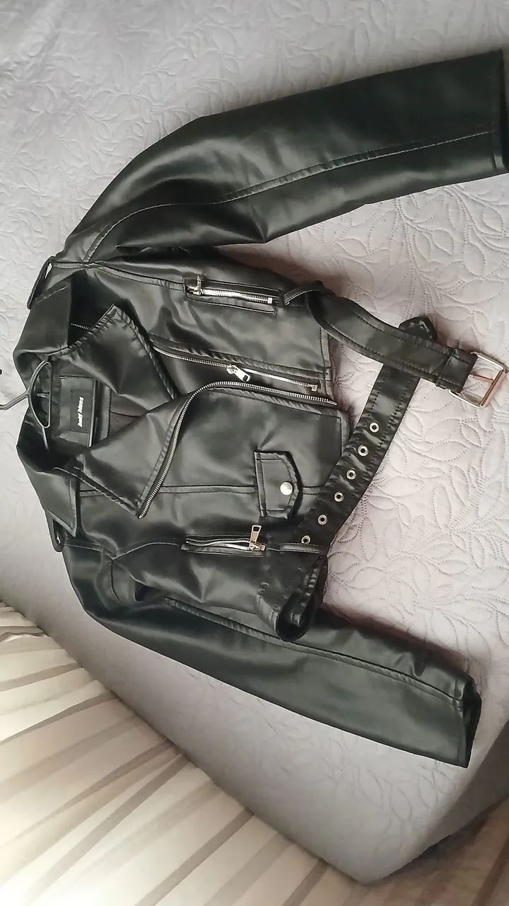 Jaqueta de couro Biker pu  C/ cinto  - Foto 4