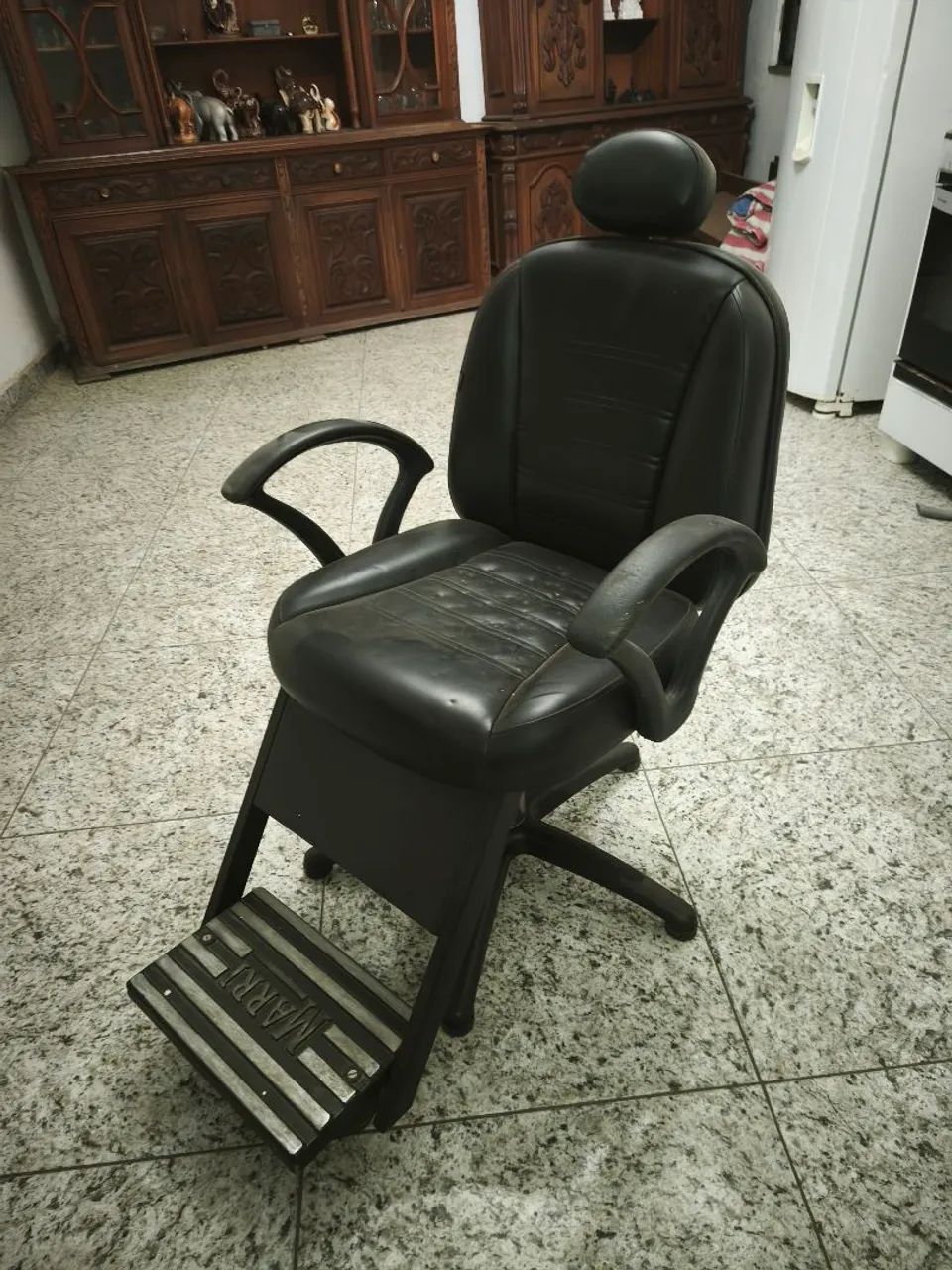 Cadeira de barbeiro Marri - Foto 4