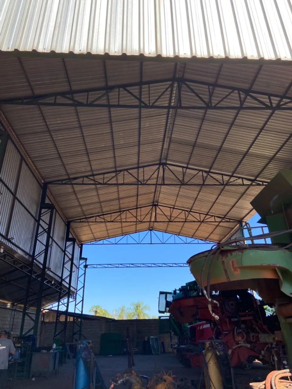 Galpão 900m2 e 2000m2 de terreno em Pradopolis-SP