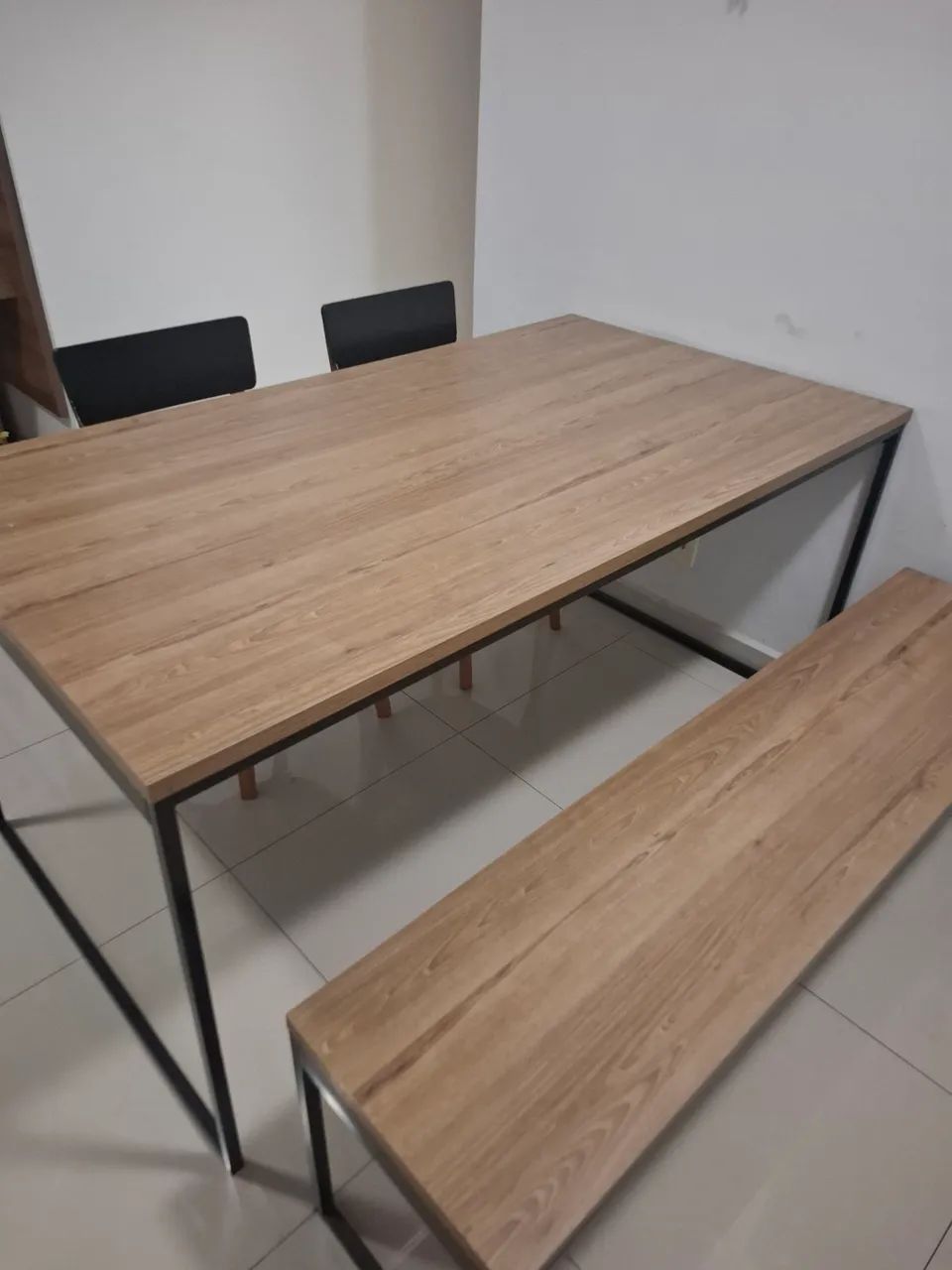 Mesa de jantar com banco e duas cadeiras - Foto 4