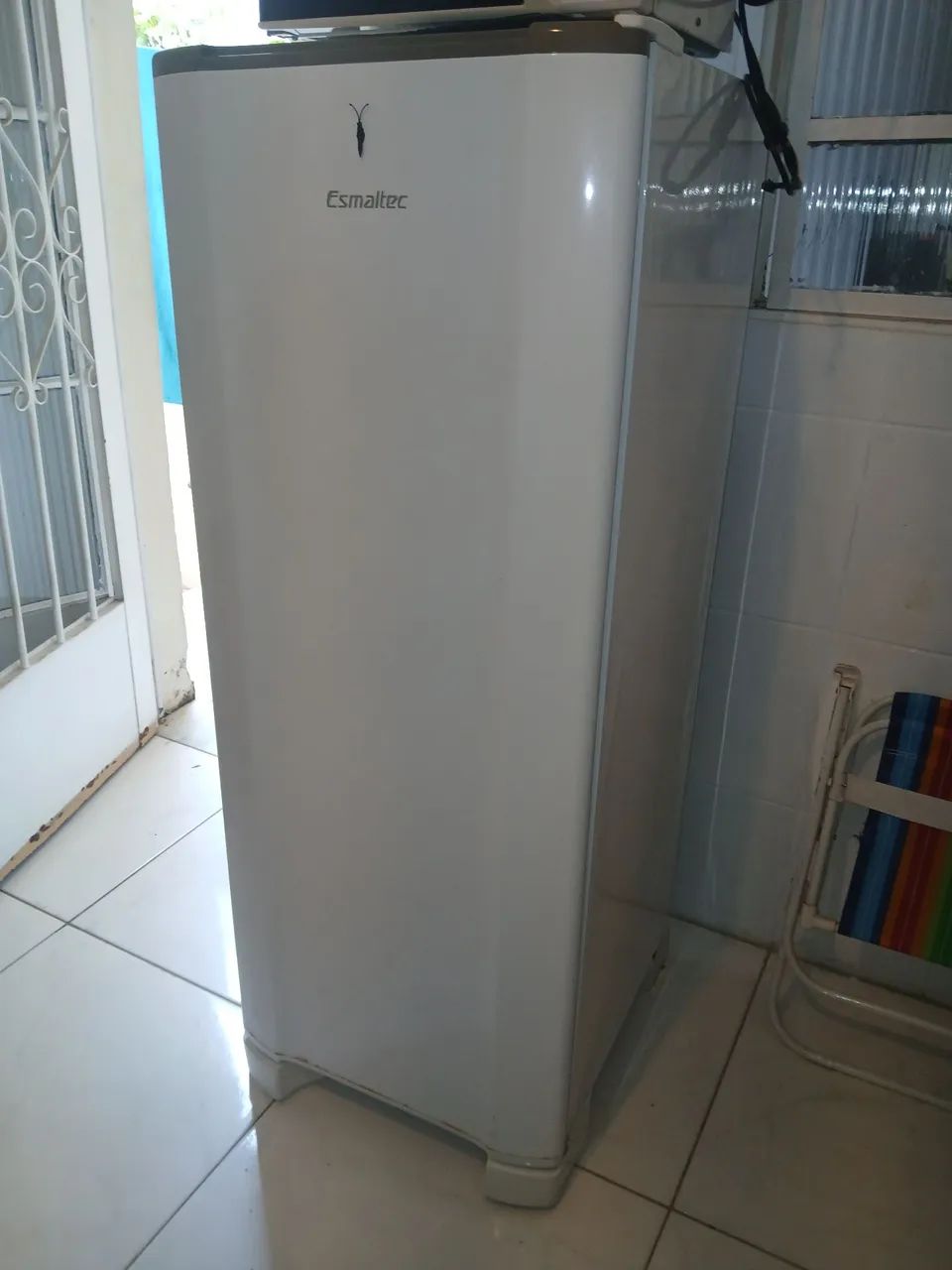 REFRIGERADOR ESMALTEC 