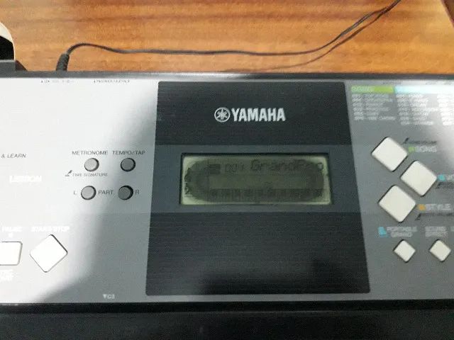 Teclado yamaha psr E233 - Foto 3