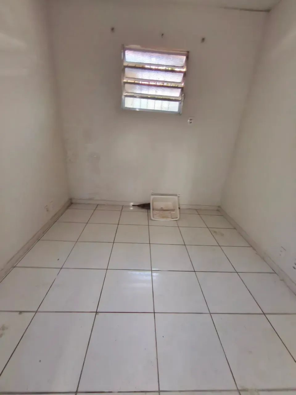 Casa Comercial, toda linear, com 6 quartos em Centro - Macaé - RJ - Foto 5