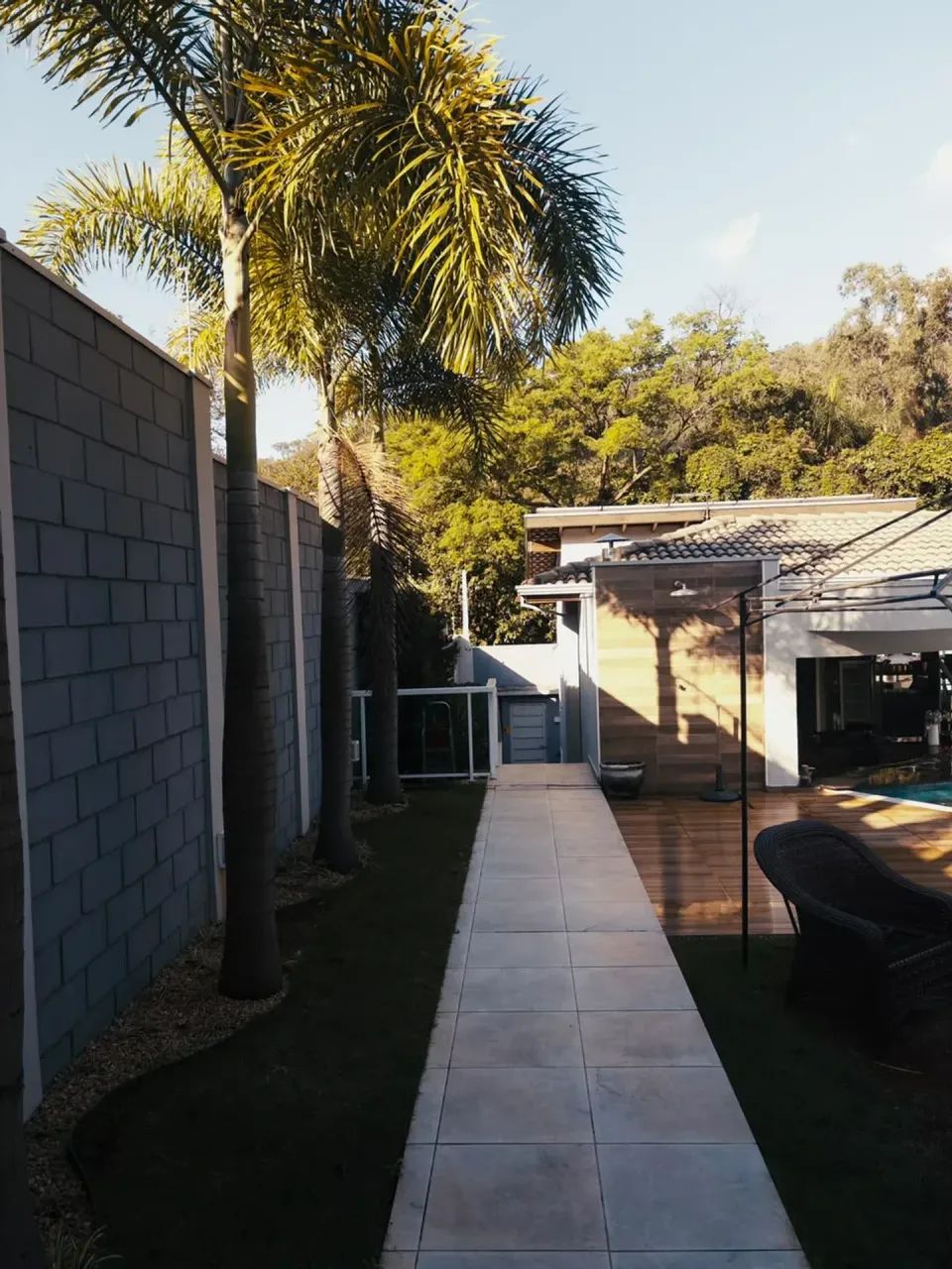 Casa para venda possui 320 metros quadrados com 5 quartos - Foto 4