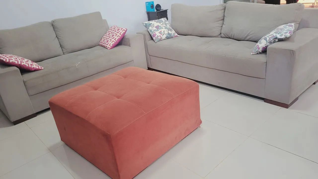 Conjunto Sofá Suede 3 e 2 lugares com puff 