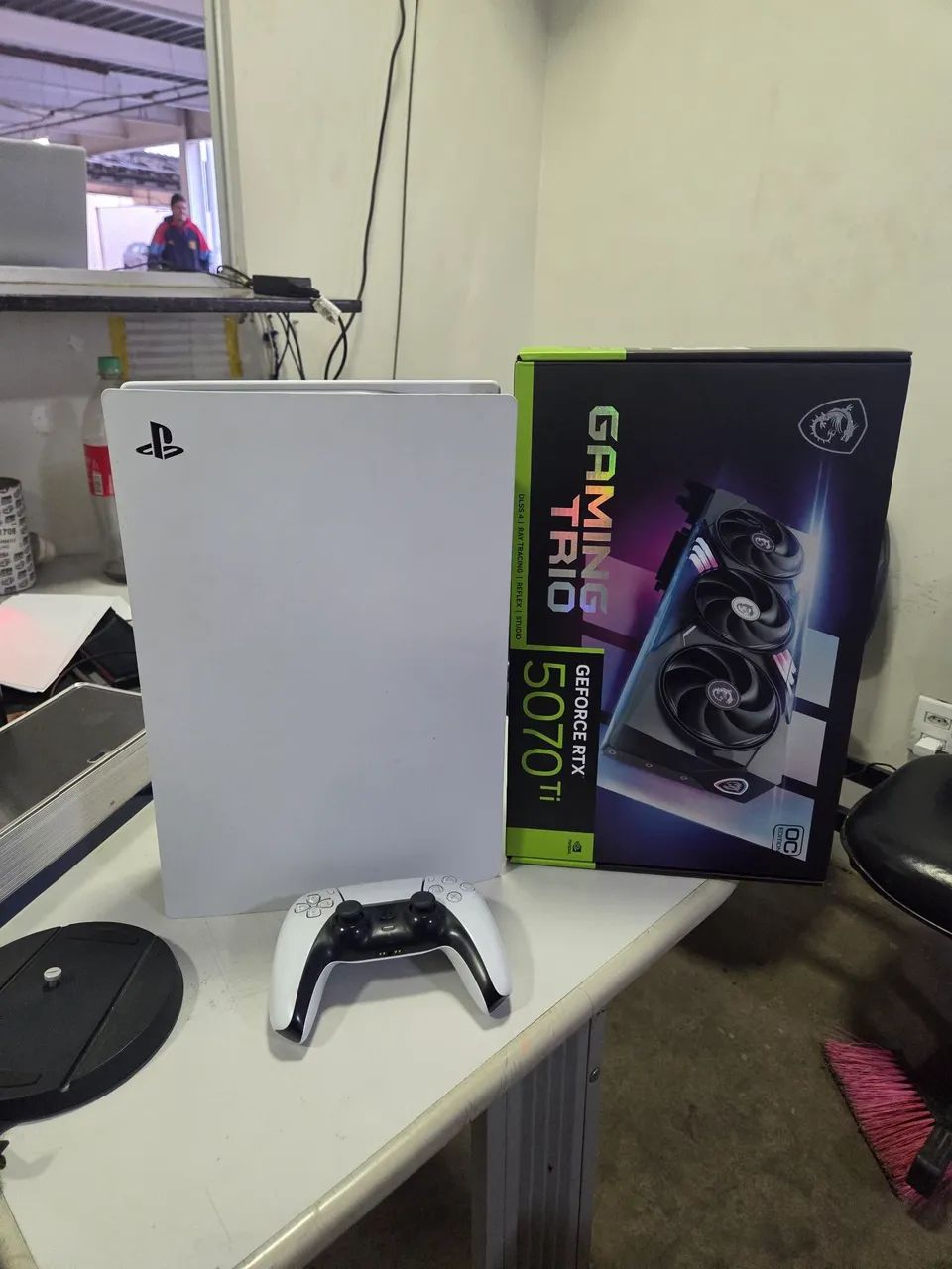 Playstation 5 com TV 32 polegadas samsung