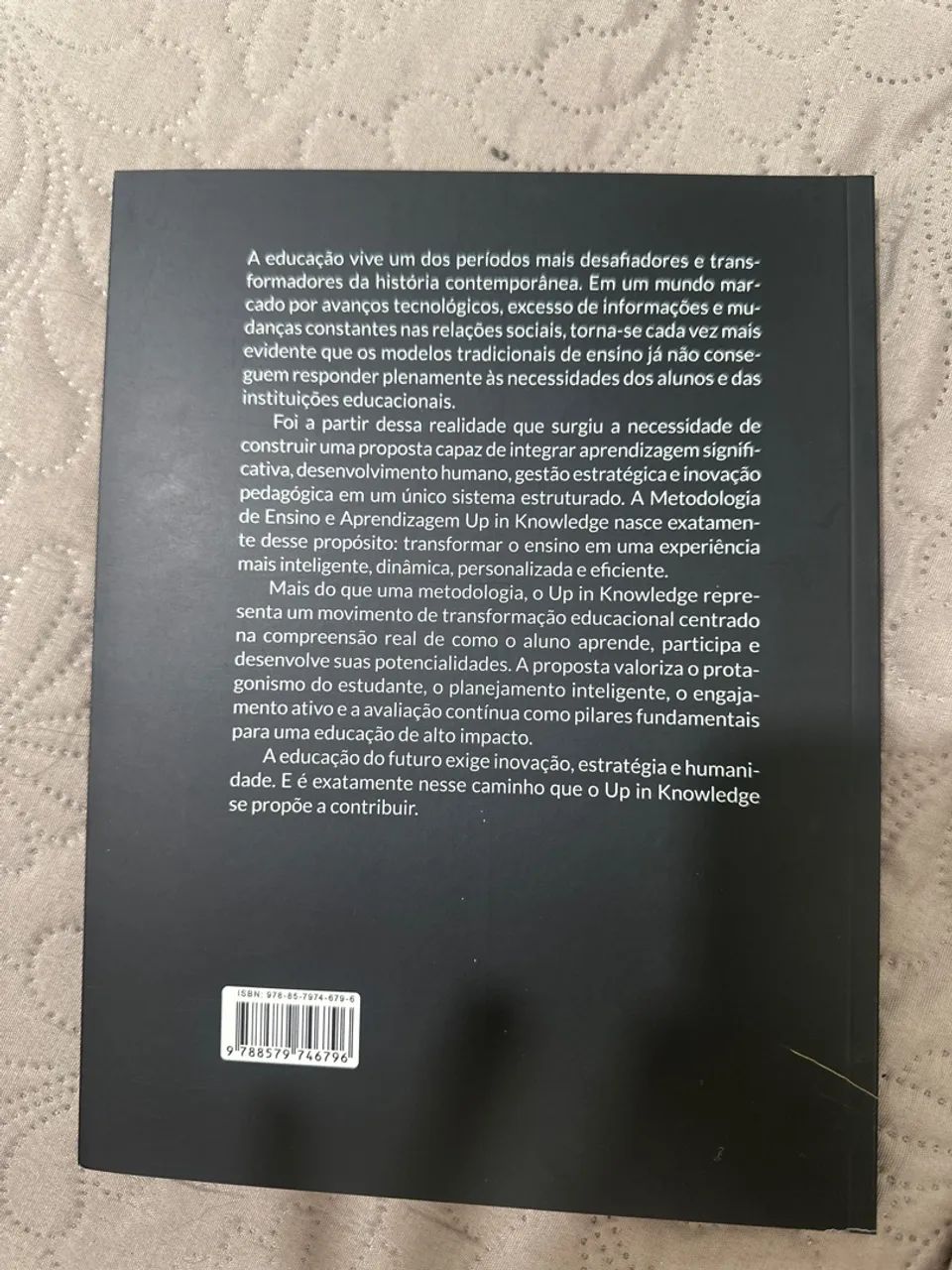 Livro Up In Knownledge - Foto 3
