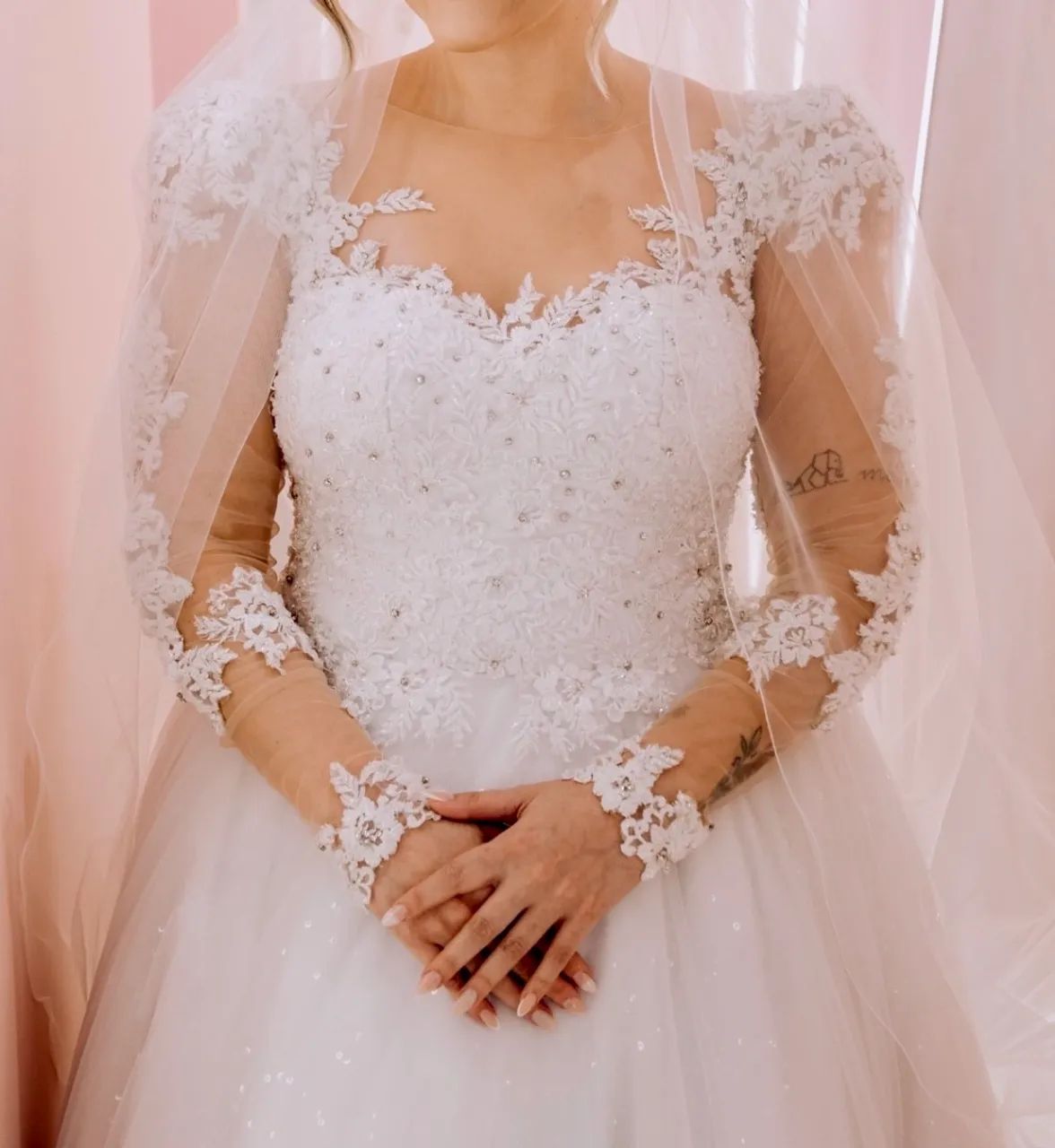 Vestido de noiva + Saiote + Véu