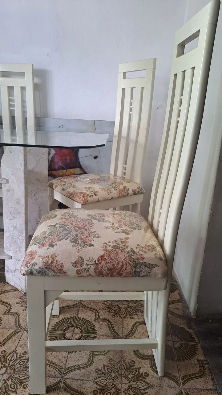 Mesa com cadeiras - Foto 4