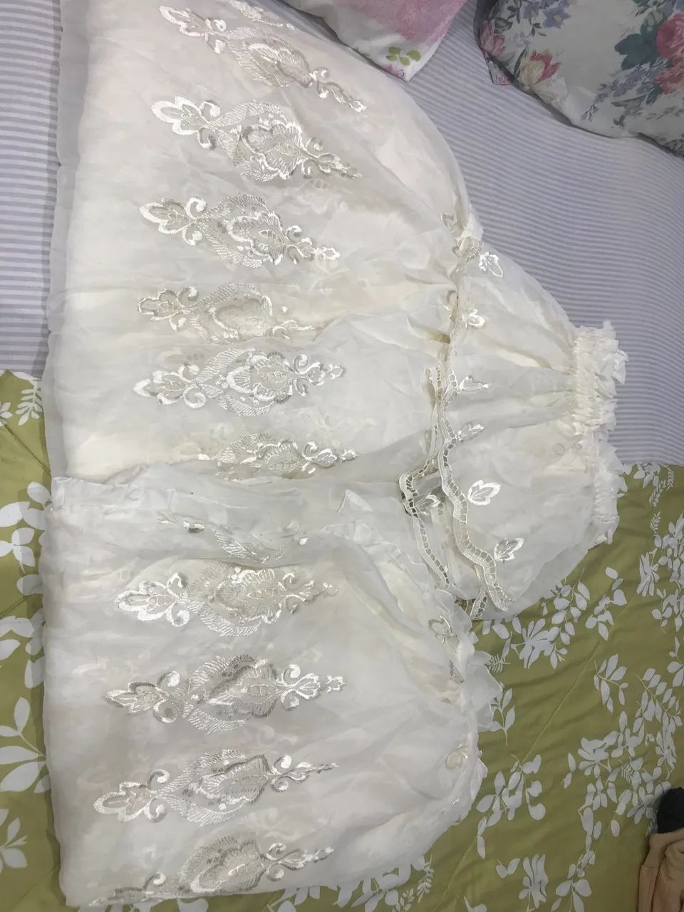 Cortinas bordas a mão  - Foto 2