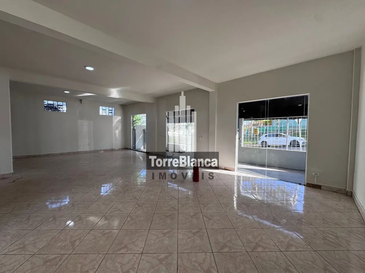 Loja para locação com amplo espaço e 1 banheiro em Olarias. - Foto 5