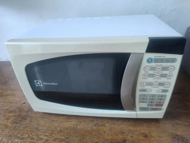 Micro-ondas Electrolux MEF30 20L - com Display Digital e Trava Segurança - Foto 2