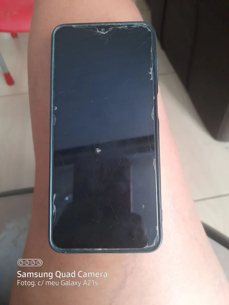 VENDE-SE CELULAR SAMSUNG A12 COM DEFEITO  - Foto 2