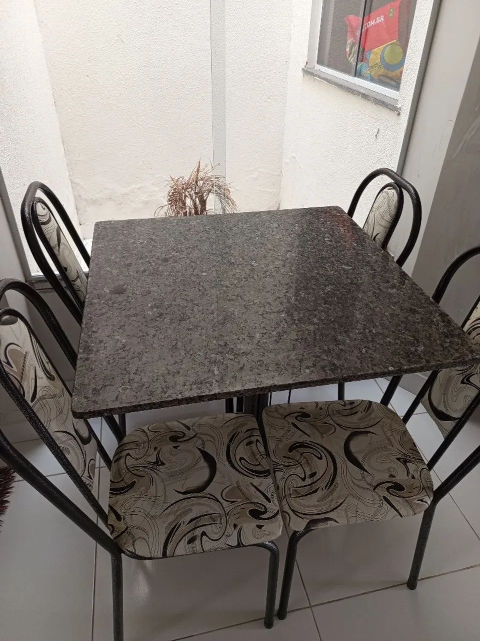 Mesa de m ármore 4 cadeiras - Foto 2