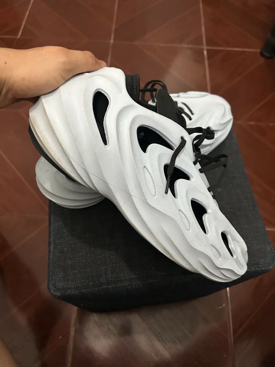 Tênis originais adidas, Nike e NB (42 e 43 - Foto 2