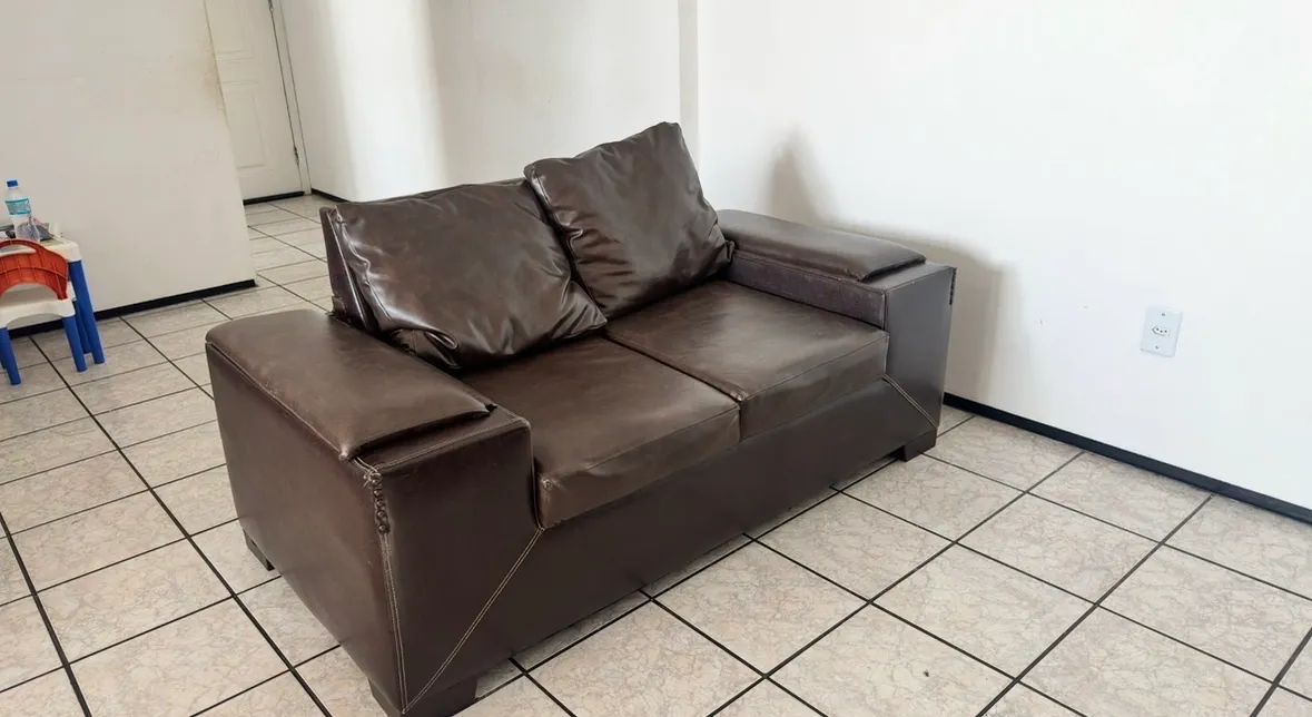 Lindo sofa couro marrom