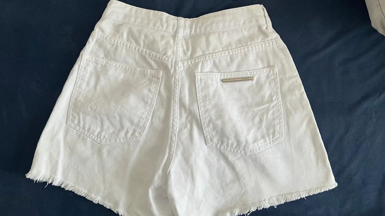 Shorts branco lez a lez  - Foto 2