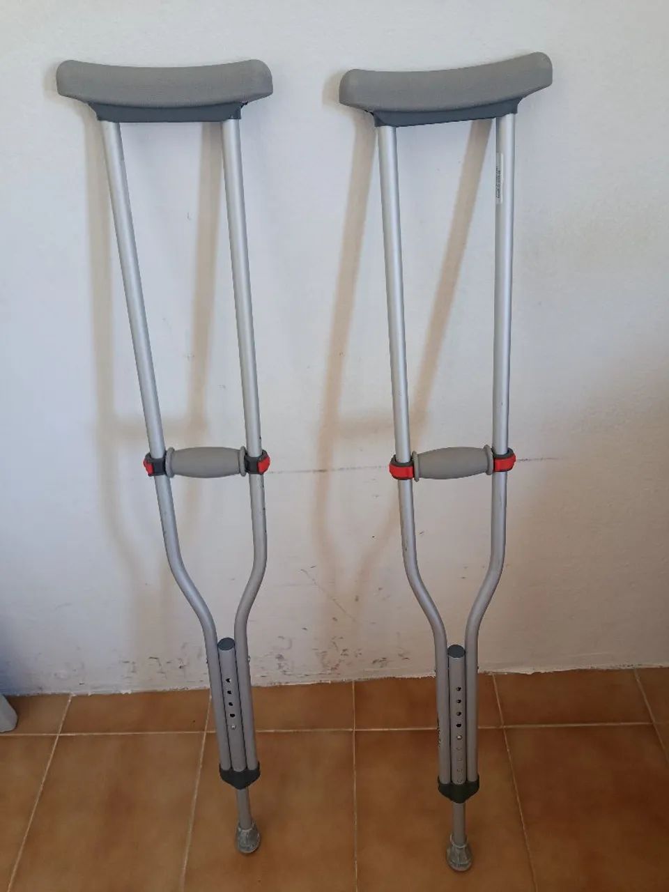 Vende-se Muletas - Foto 2