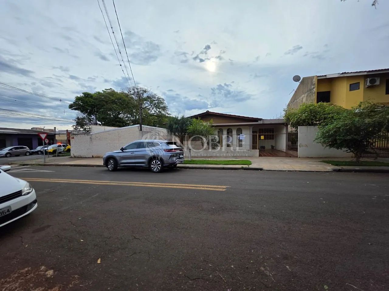 Casa em rua comercial - Rua Mitsuzo Taguchi - Foto 5