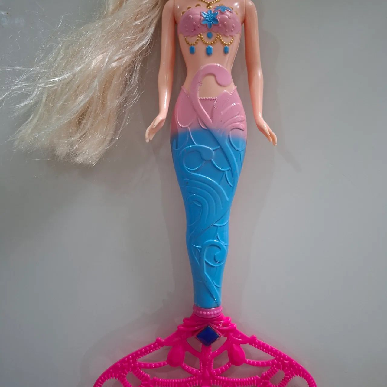Boneca Sereia com Calda Articulada - Foto 3