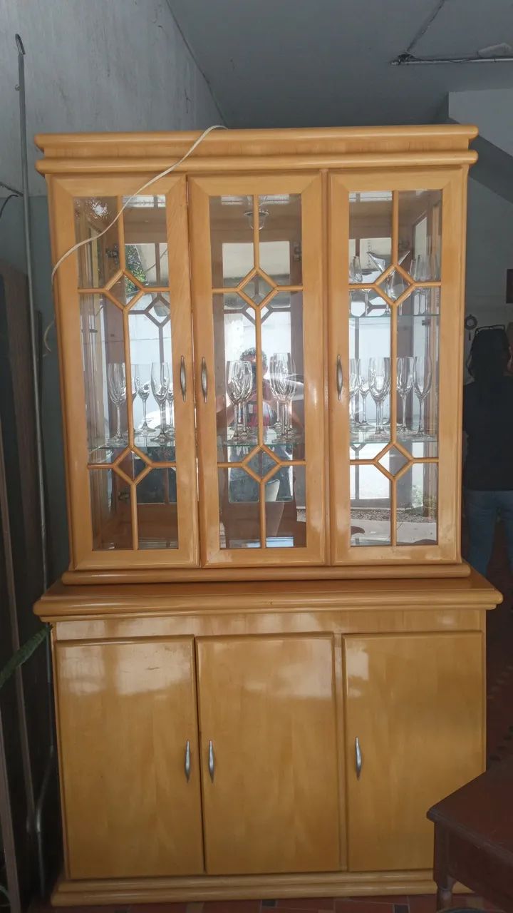 Crystal cabinet buffet