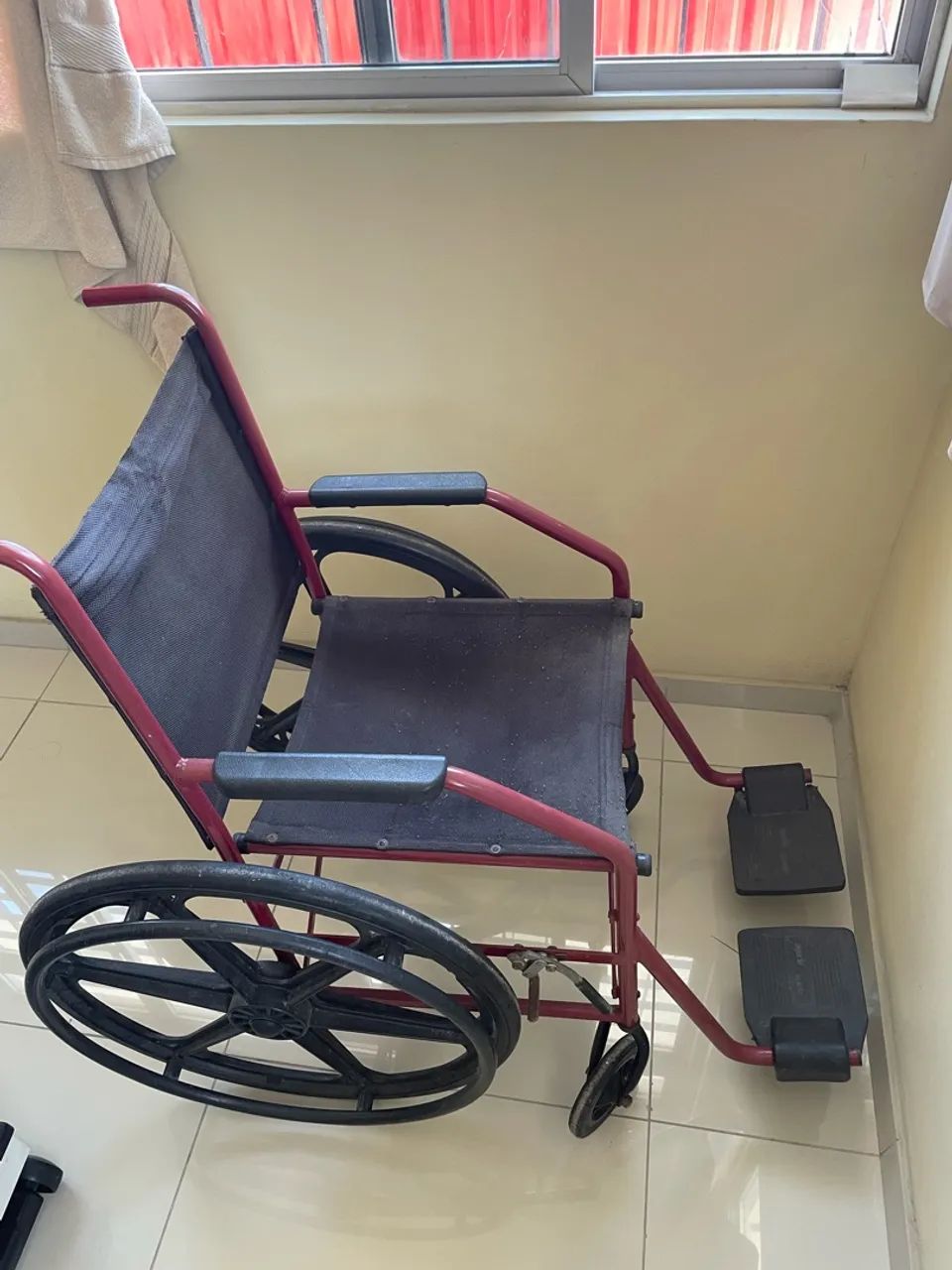 Cadeira de Rodas - Foto 2