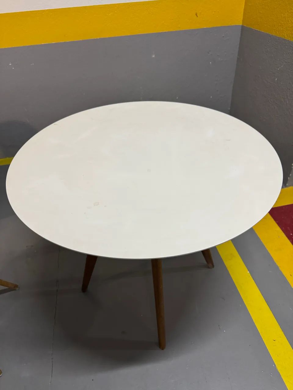 Conjunto Mesa Redonda Estilo Retrô + 4 Cadeiras Eames Pretas  (Design Moderno) - Foto 2