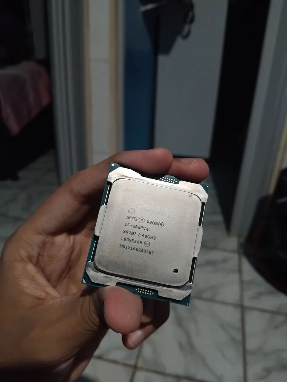 Xeon E5-2680 v4  - Foto 2