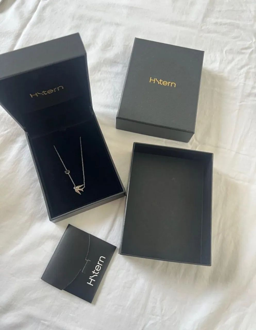 Colar andorinha hstern ouro 18 k