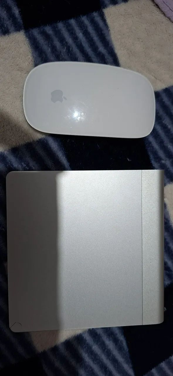 Mause e Apple Magic Trackpad de 1ª geração