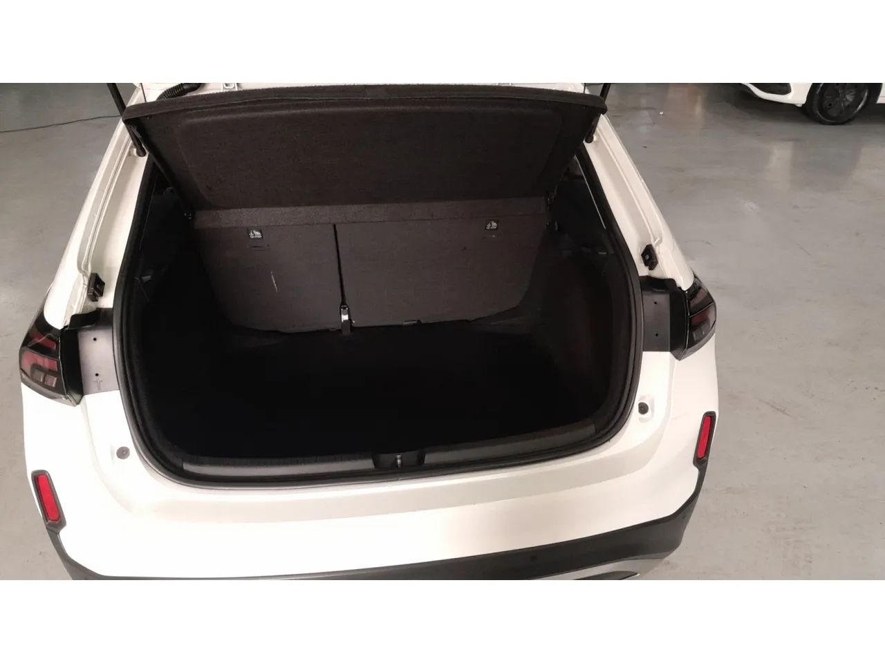 Volkswagen Nivus Comfortline 1.0 200 TSI Flex Aut., foto 13 de 16