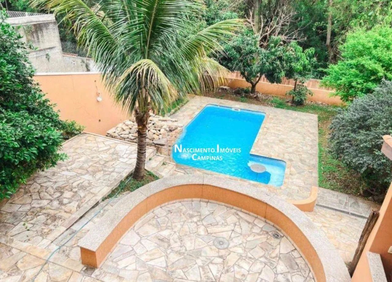 Residência Sofisticada com 5 Suítes e 377 m² à Venda, Arquitetura Moderna e Ambientes Ampl