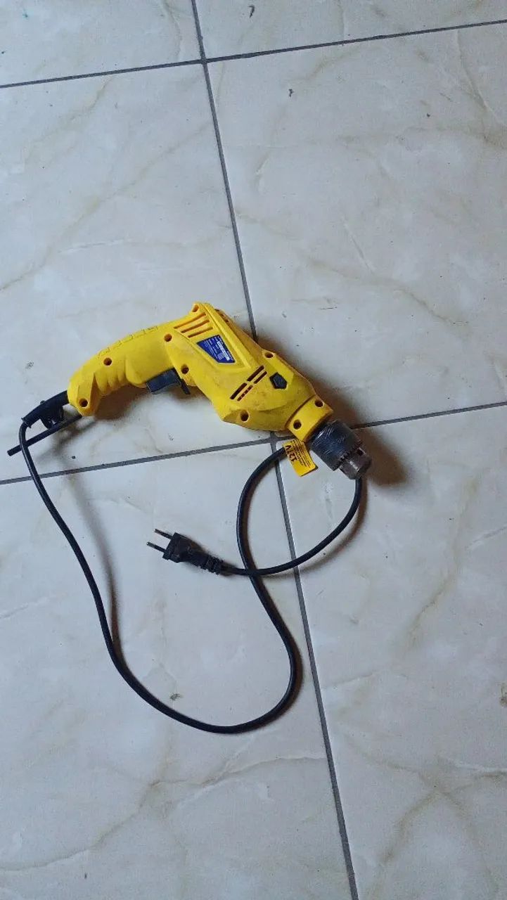 Vende-se furadeira 