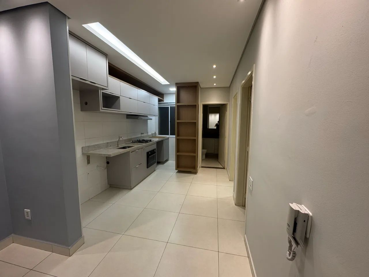 Apartamento para alugar com móveis planejados e ar condicionado - Foto 3