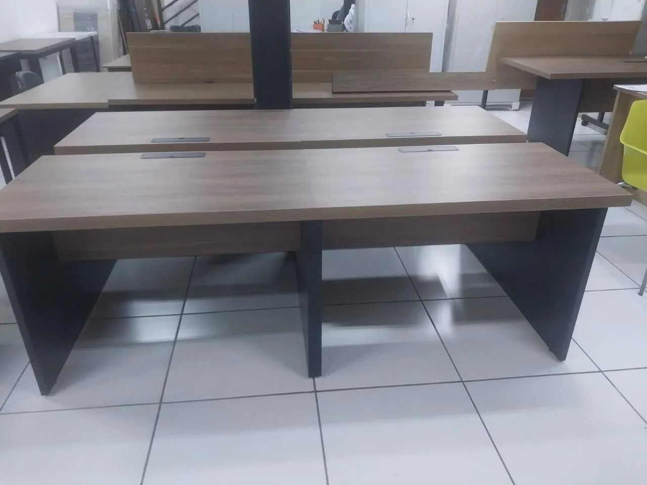 Estação/Mesa de trabalho com 02 lugares