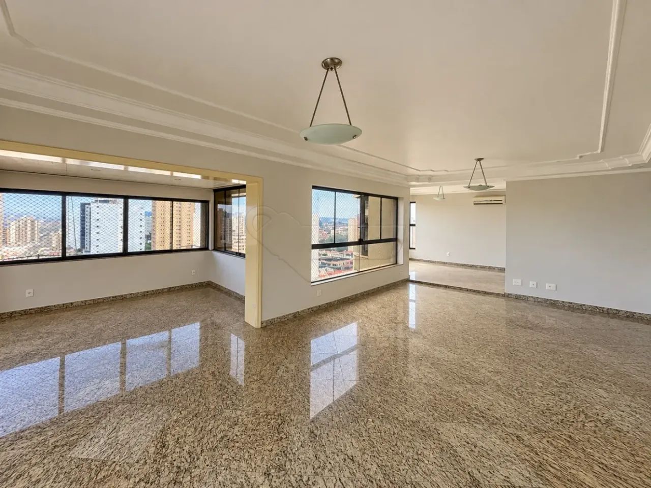 Apartamento com 03 quartos, sendo 01 suíte no Condomínio Edifício Parque Imperial